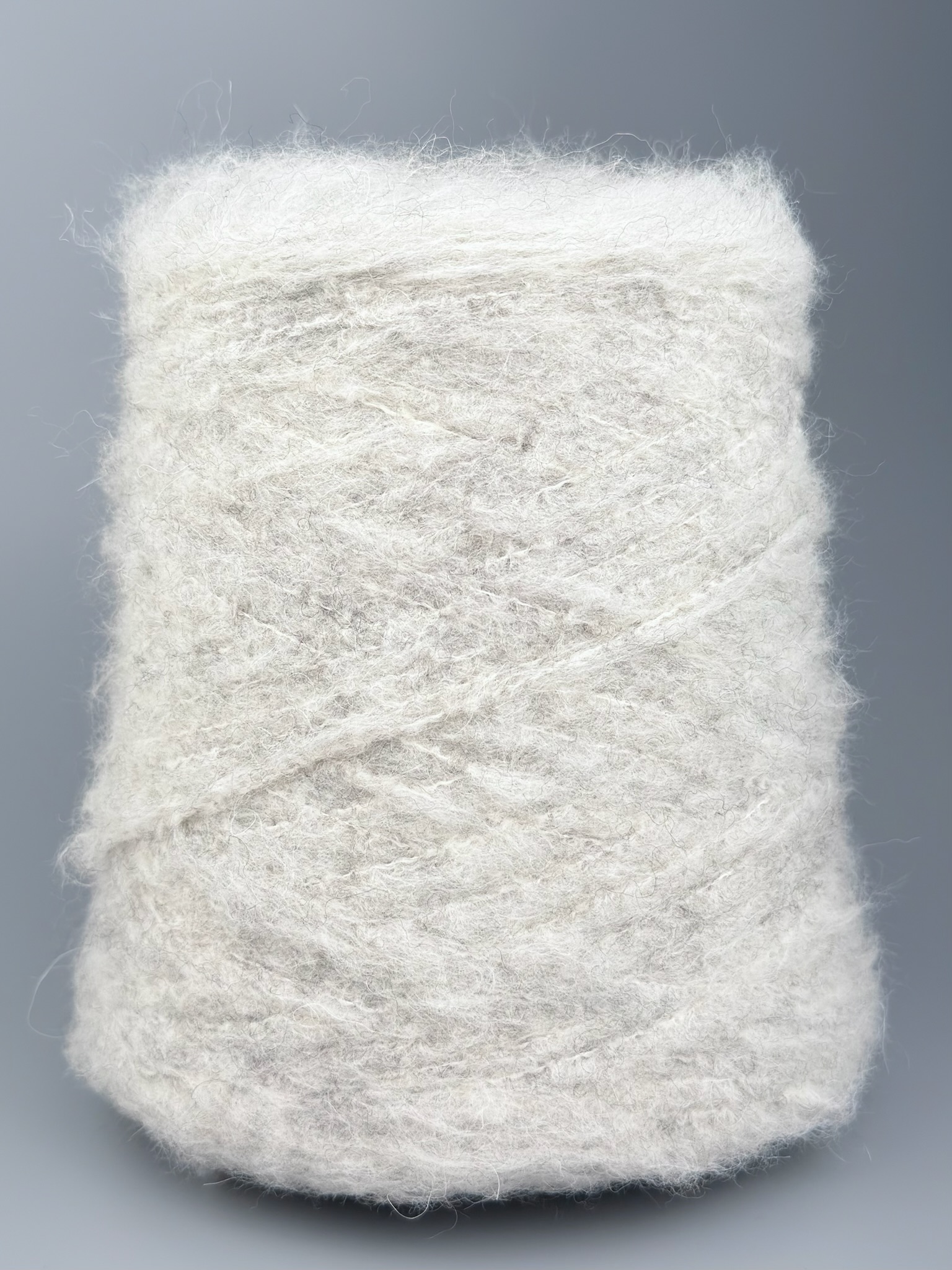 Pinori Filati Art. Trilly – Alpaka, Wolle, Synthetikfasern col. Hellgrau 280 m / 100 g  foto 2